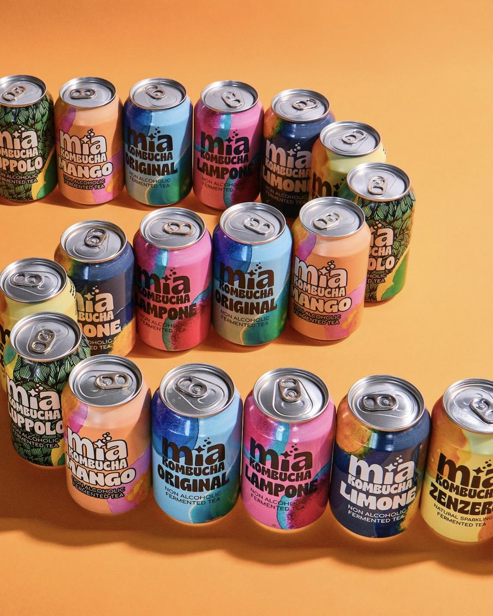 Le sei lattine di Mia Kombucha: Original, Mango, Lampone, Limone, Zenzero e Luppolo